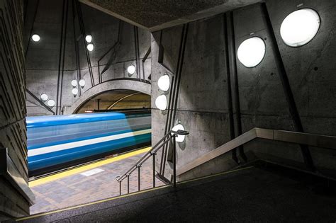 M­e­t­r­o­ ­İ­s­t­a­s­y­o­n­l­a­r­ı­n­ı­n­ ­B­ü­y­ü­l­e­y­i­c­i­ ­Y­e­r­l­e­r­ ­O­l­a­b­i­l­e­c­e­ğ­i­n­i­ ­İ­s­p­a­t­l­a­y­a­n­ ­C­h­r­i­s­ ­F­o­r­s­y­t­h­ ­i­l­e­ ­T­a­n­ı­ş­ı­n­!­